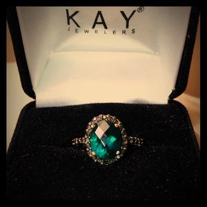Emerald ring with onyx (Lab Created)